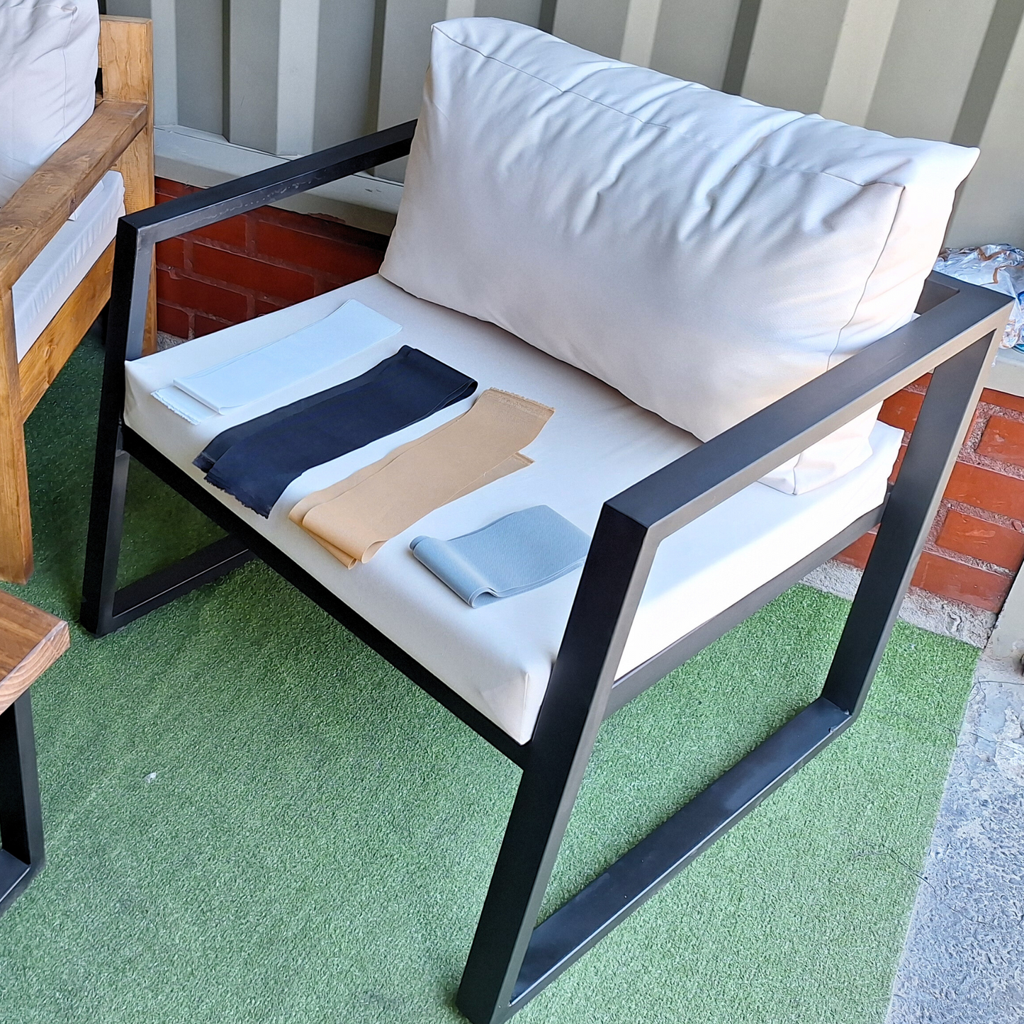 Juego de Terraza Industrial - Madera Fierro Tapiz Impermeable