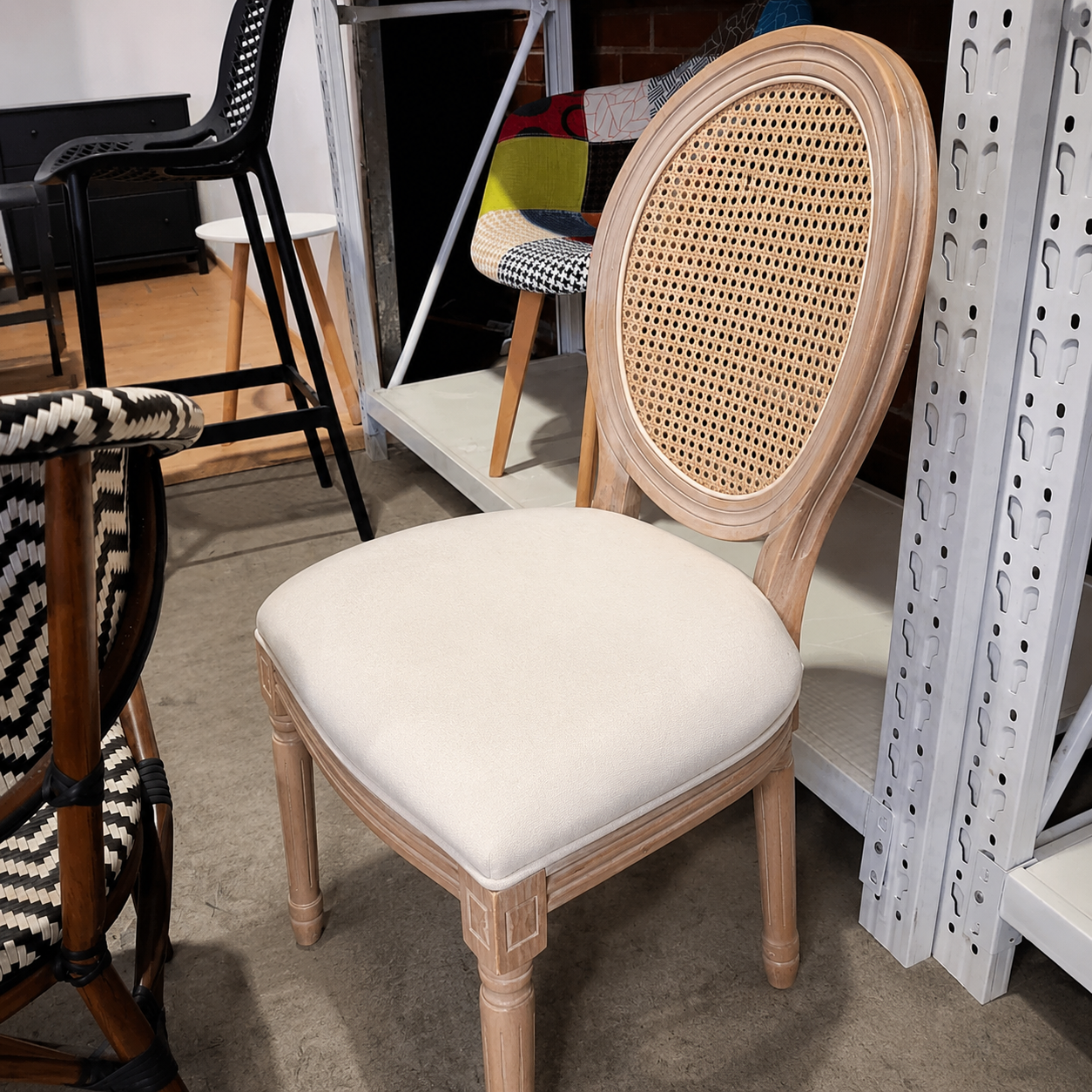 Silla Luis XV Madera Natural - Asiento Lino Respaldo Rattan