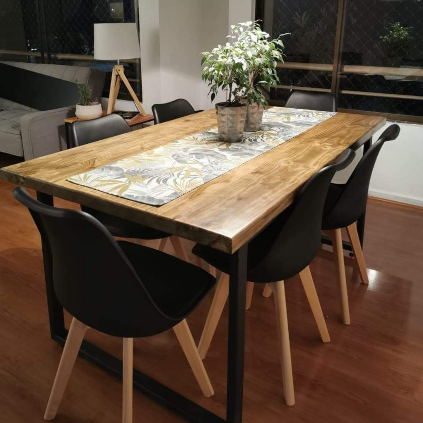 Comedor Industrial Madera Natural 160x90 + 6 Sillas Tulip Acolchadas