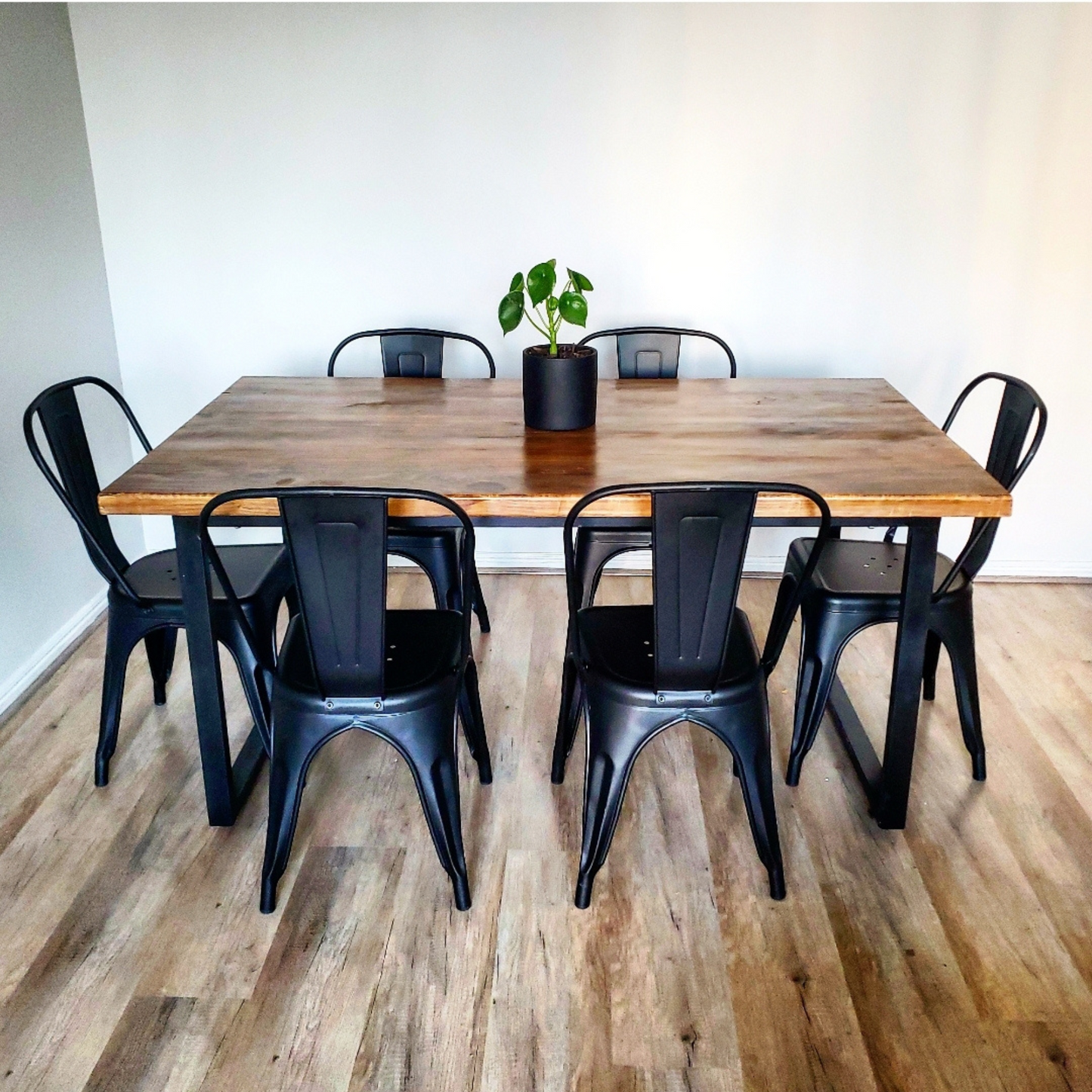 Comedor Industrial Madera Natural 160x90 + 6 Sillas Tolix de Acero
